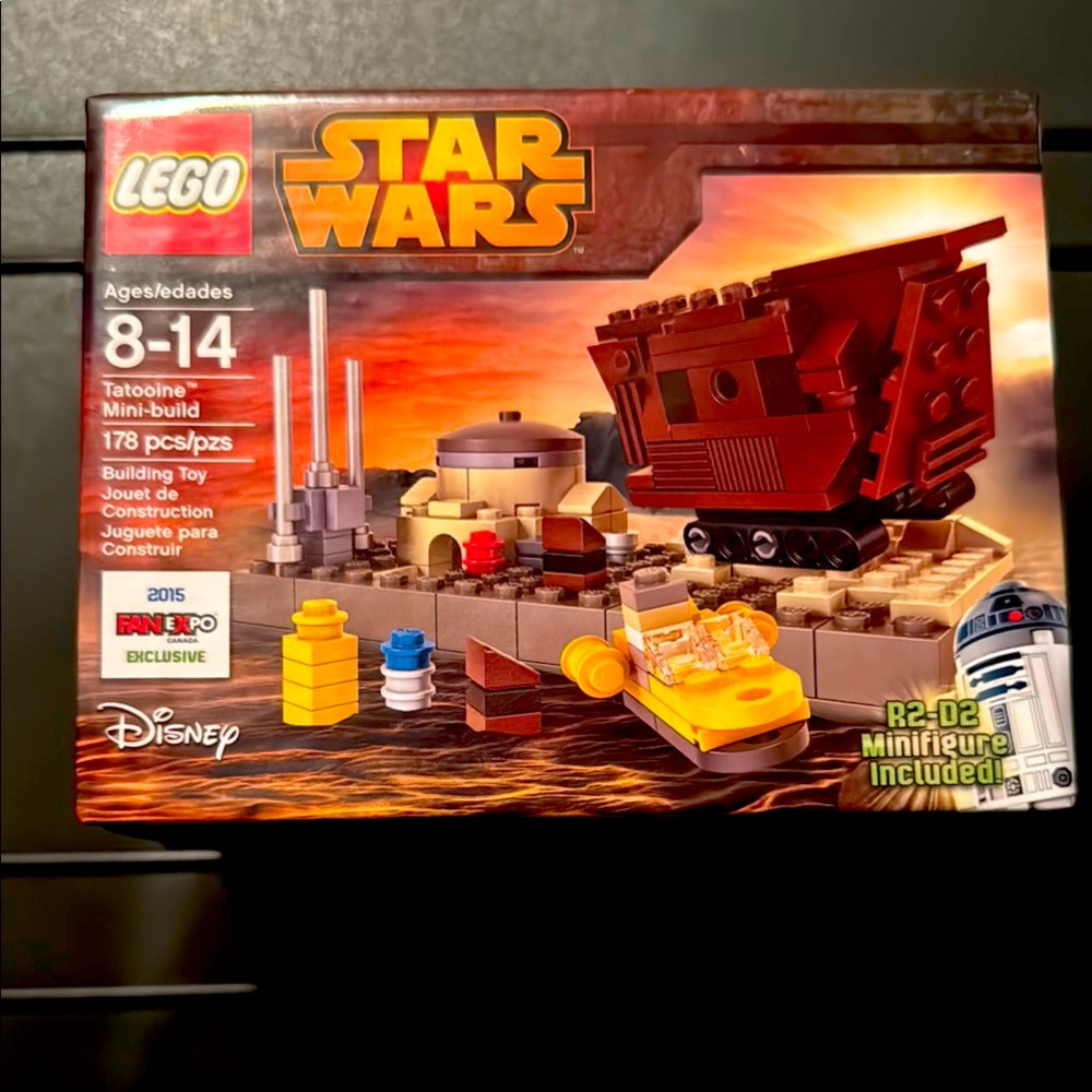 Lego Fan Expo Exclusive. Tatooine Mini-build, number 0733/1000.